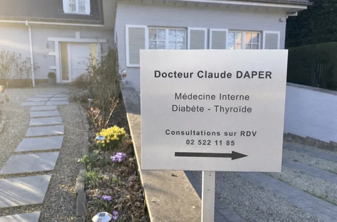 Extérieur et entrée du cabinet 2